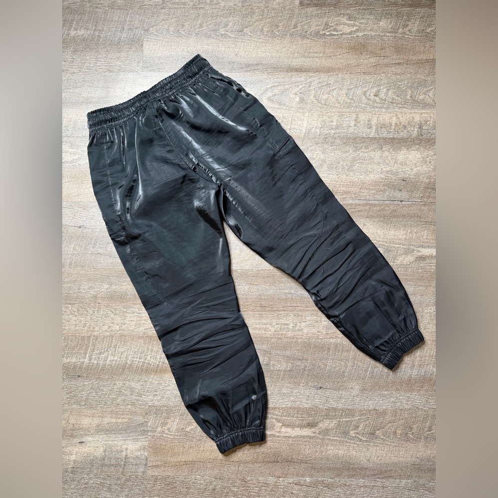 Nike NSW Air Sheen Pant in Black - Picture 2 of 8